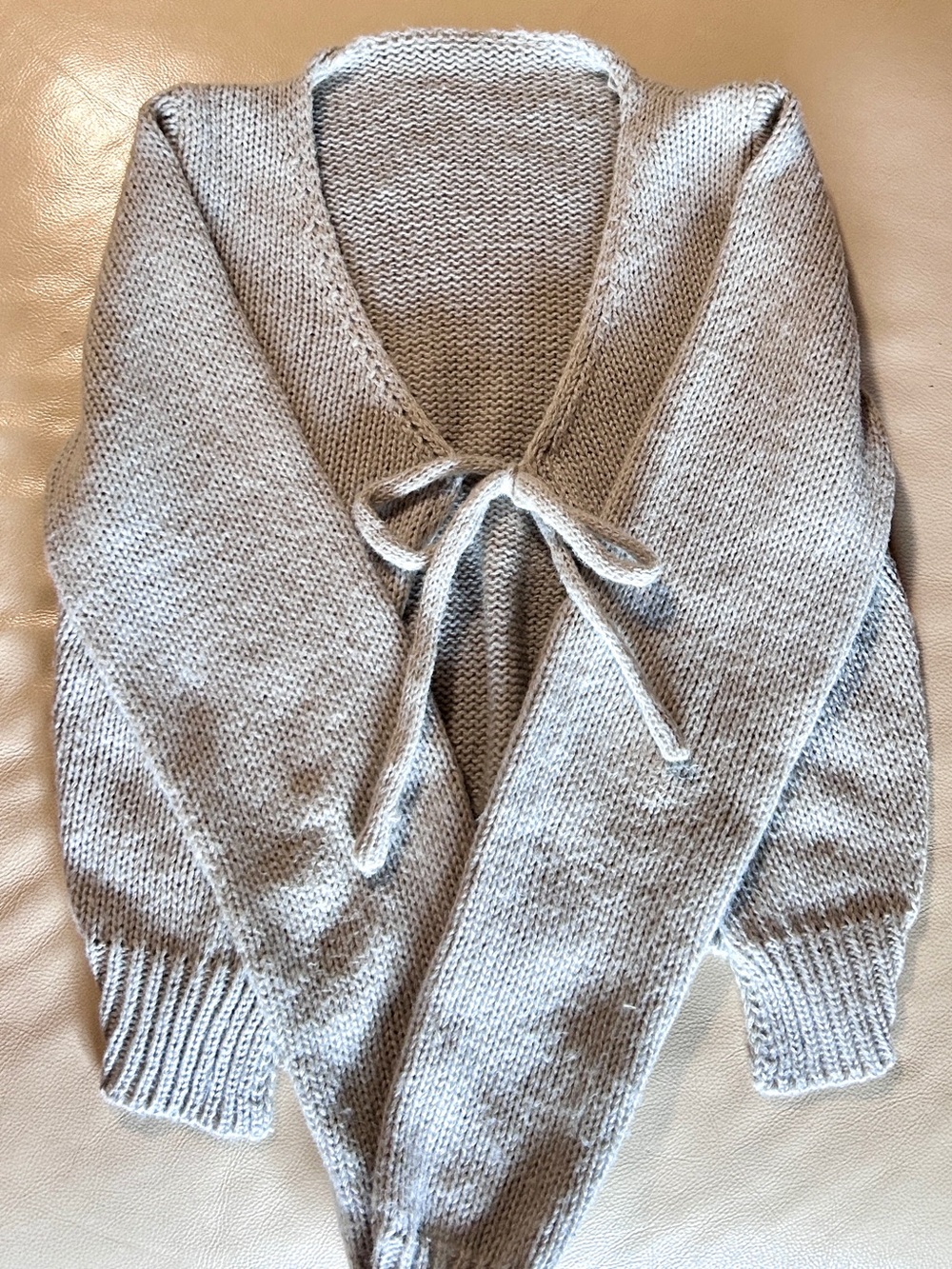 Cozy Light Gray Tie-Front Women's Cardigan | Size Small